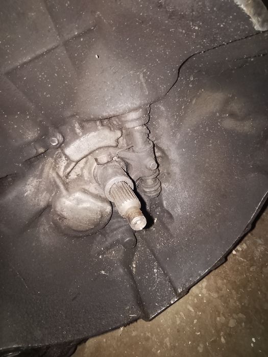 Коробка на мазду