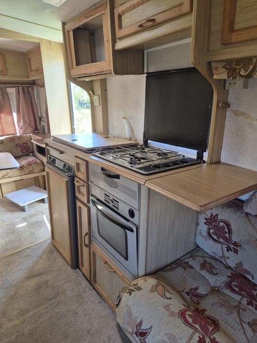 Rulota Elddis Cyclone de 4 persoane