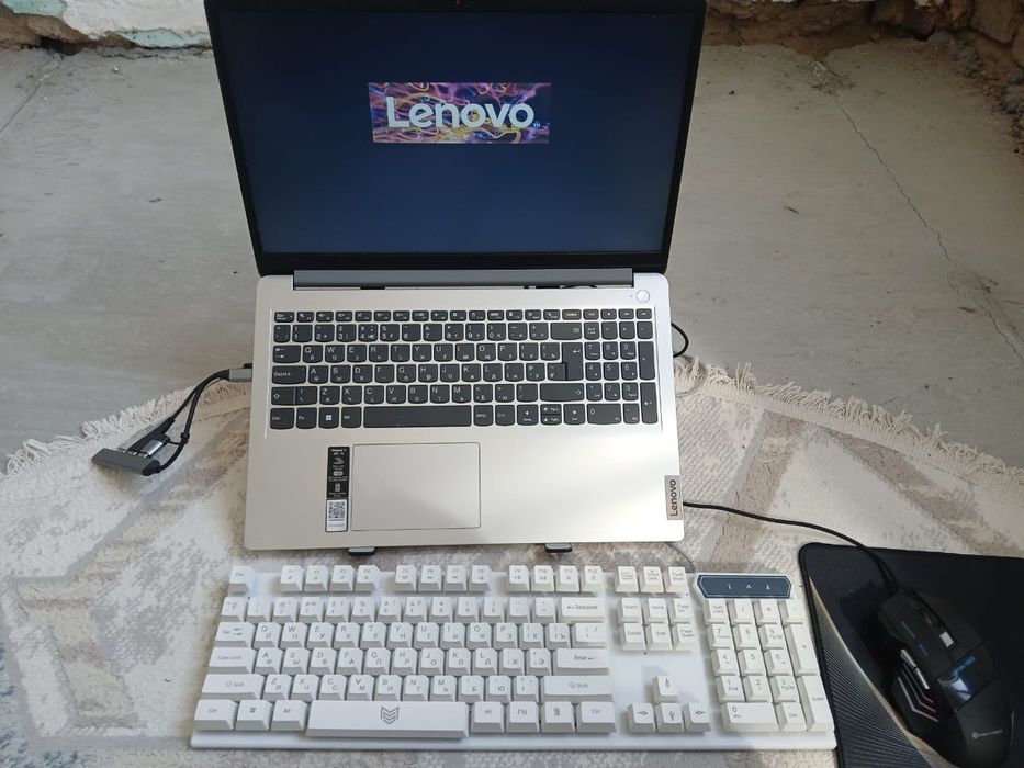 Lenovo ideapad 1i(15", 7)