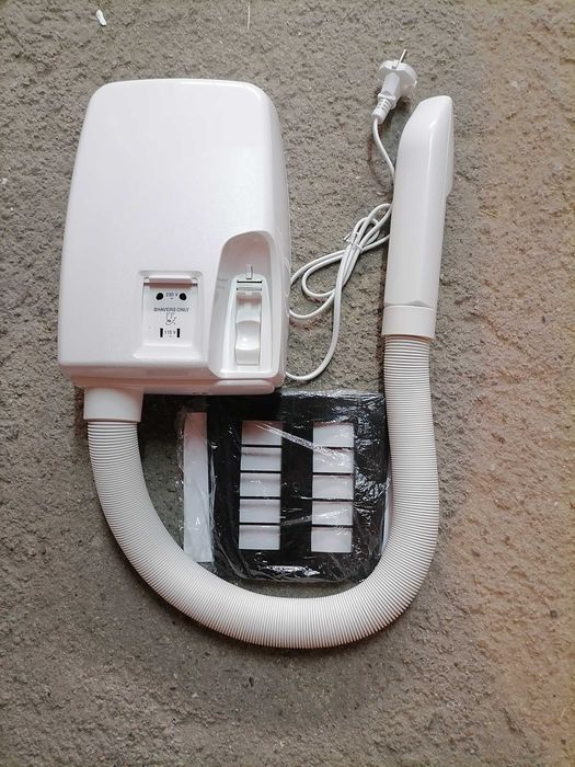 Стенен сешоар за баня