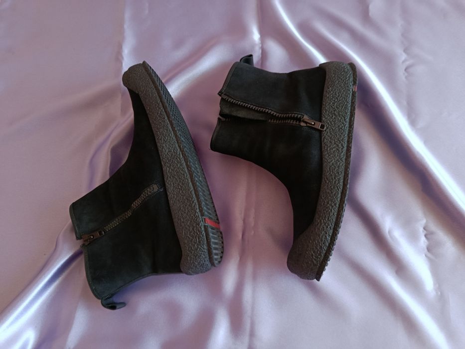 Продам мужские зима ц 25000 тенге