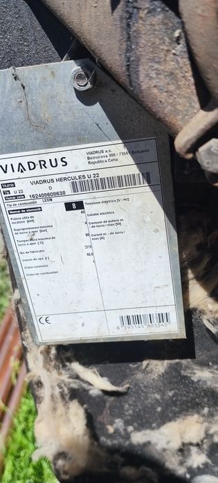 Vând centrala termica Viadrus 40 kv  ,și cos fum inox, plus boiler apa calda 150 litri
