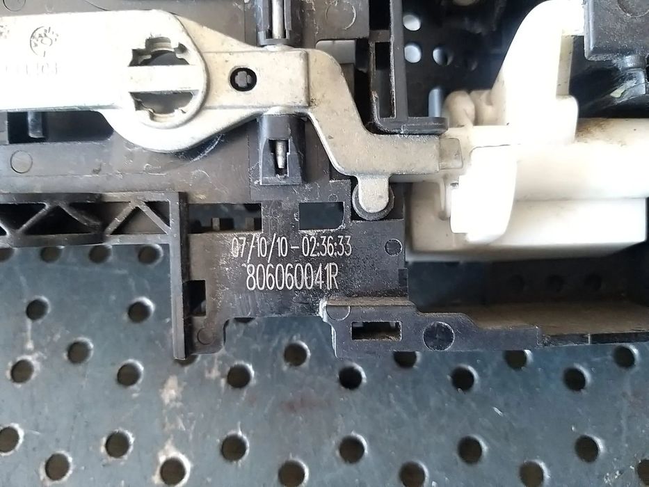 Maner usa dreapta fata renault scenic 3 806060041r