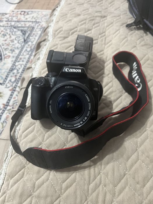 Фотоапарат Canon EOS 1000D