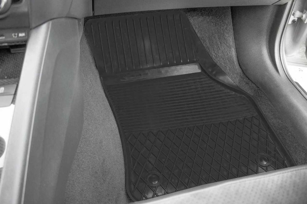 Set presuri covorase cauciuc Audi VW Skoda Seat