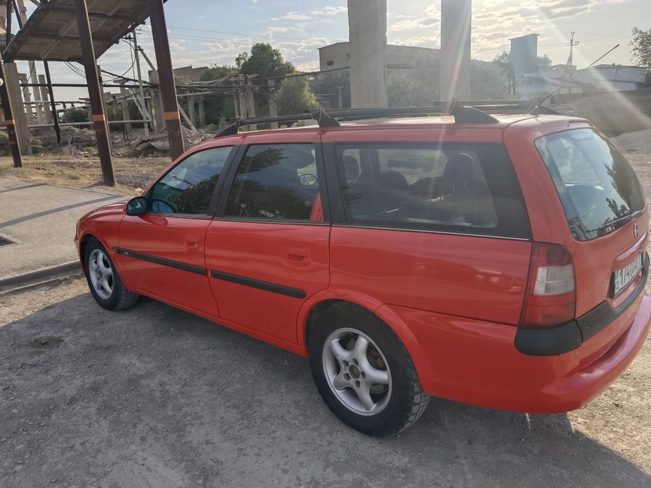 Опель В уневерсал сатылады 2куб автомат