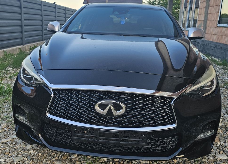 Infiniti q30s,an 2016