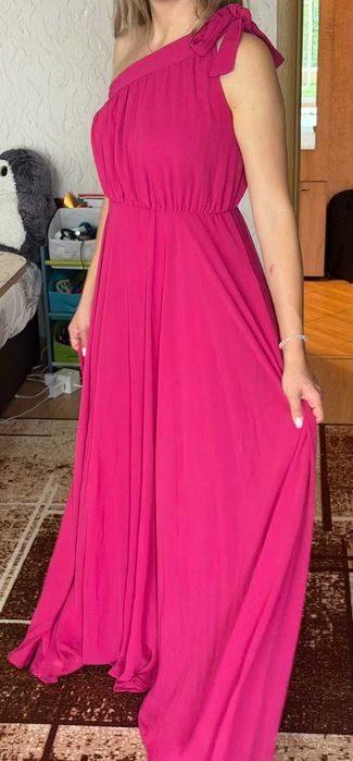 Продавам официална рокля