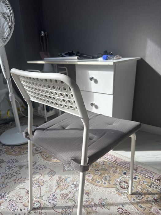 Маникюрный стол, стуля