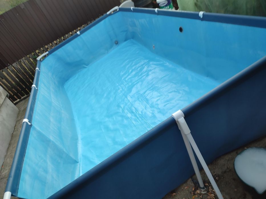 Vând piscina 3 m lungime