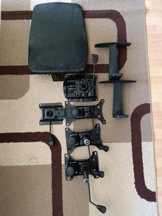 Продавам части за офис стол