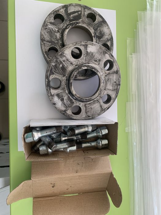 Flanșe distanțiere 5x112 CB 66.6 + prezoane M14x1.5 – set complet