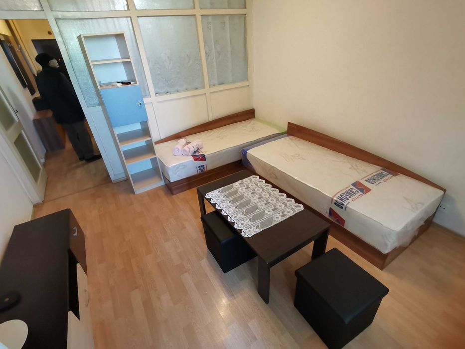 Дава се под наем Едностаен апартамент в Бургас, Зорница - 37 кв.м за 175 € - Снимка #1