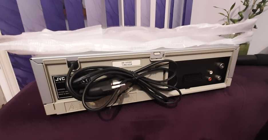 Video VHS recorder stereo nou JVC