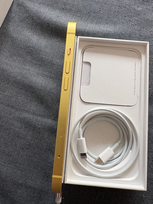 Iphone 14 128gb жълт/черен