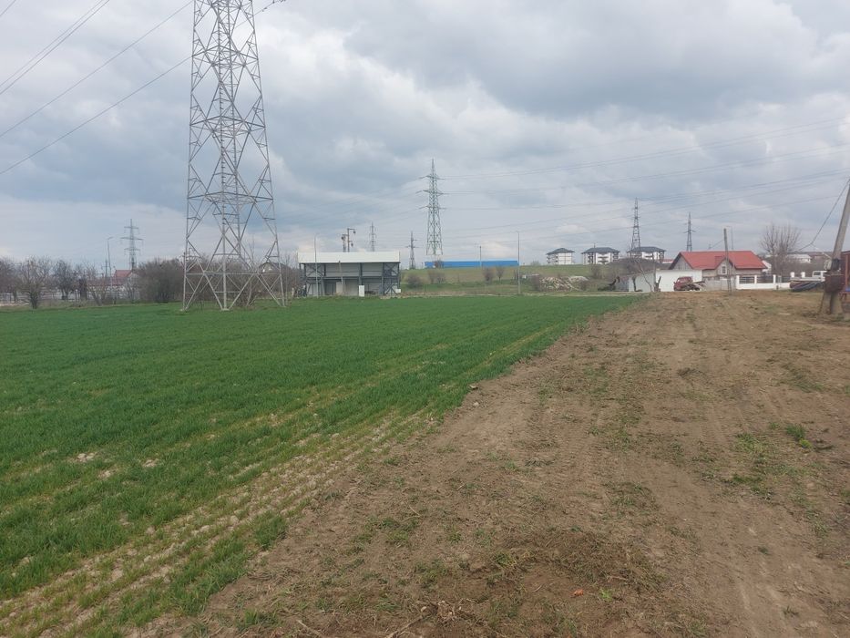 Vând parcele , teren intravilan , stradal, cu toate utilitățile