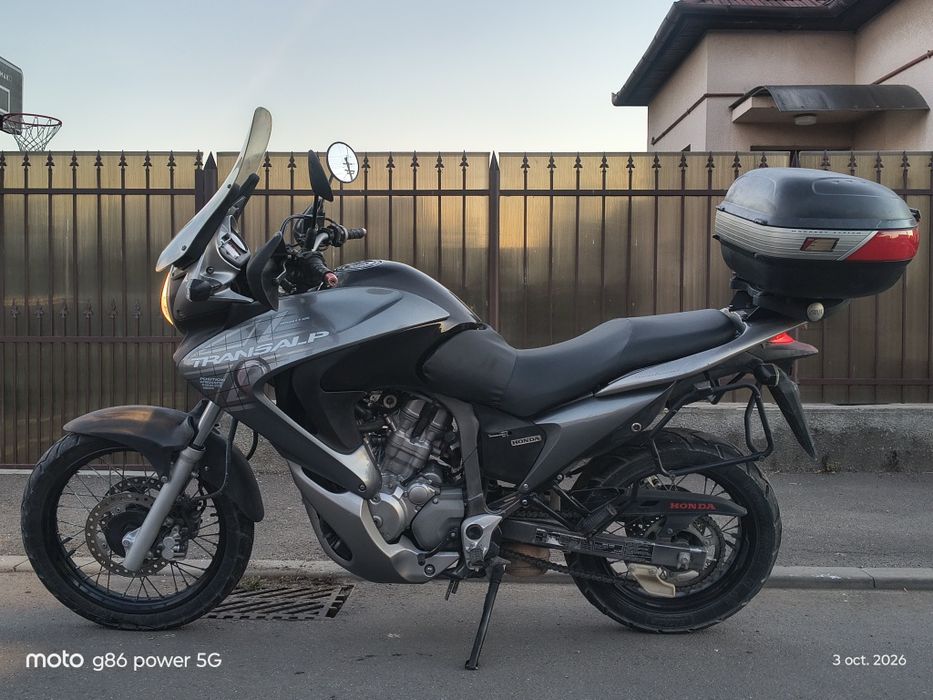 Vând Honda Transalp 700 cc