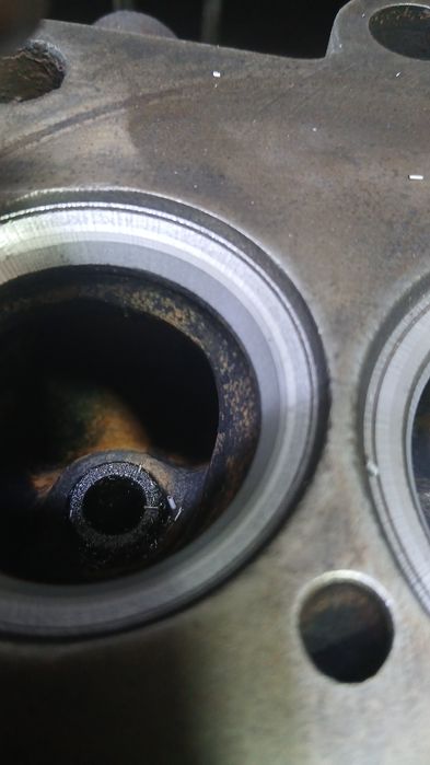 Ремонт грузавых головак двиготеля  опресовка шарошка шлифовка  ручная