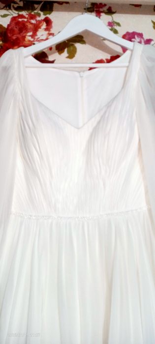 Продам свадебные платья