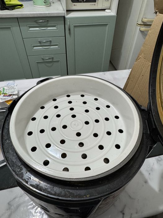 Мультиварка в хорошом состоянии