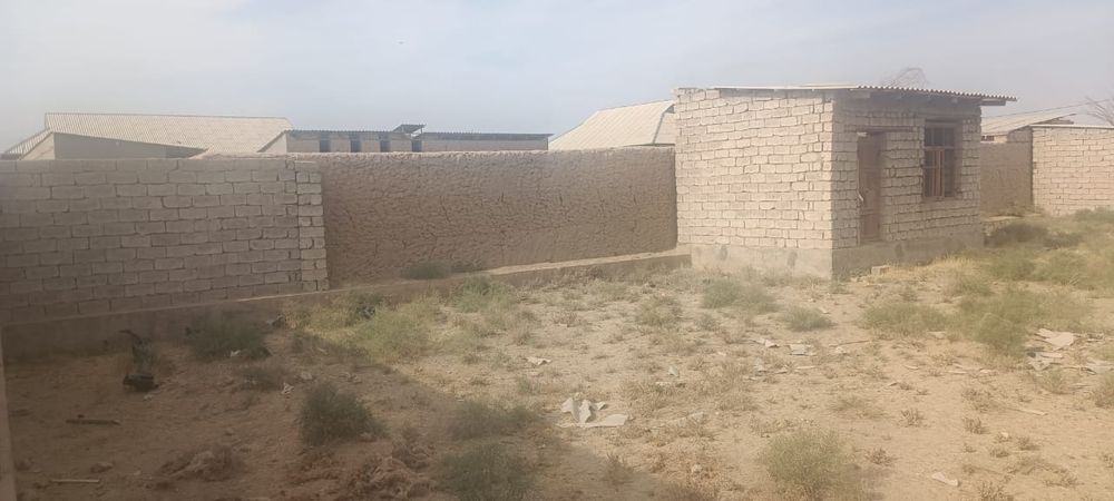 Участка срочна сотилади