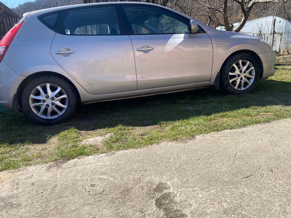 Hyundai I 30 , an 2009  , Diesel , cauciucuri iarna- vara ITP