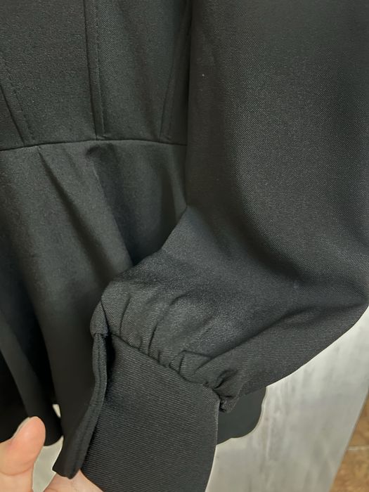 Чёрное платье продаётся