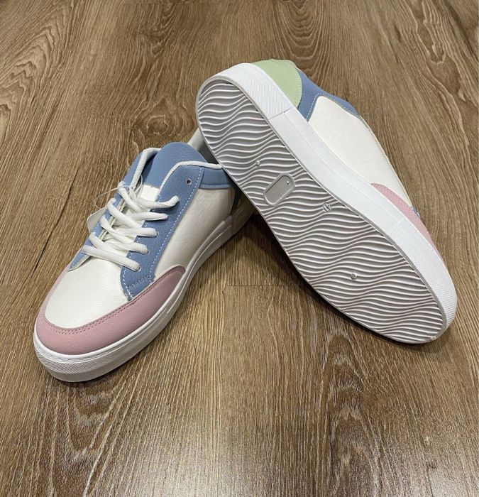 Новые женские кеды