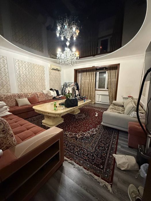 Метро Космонавтов 3/3/9. Квартира в центре срочно