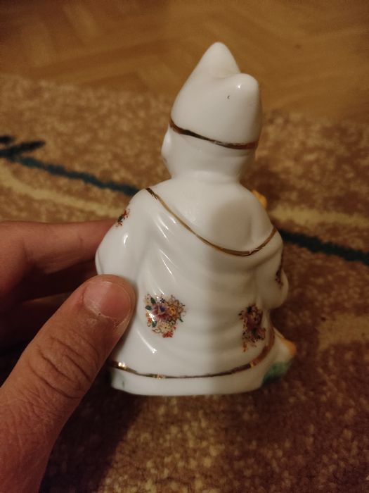 Статуэтка из фарфора Хотей