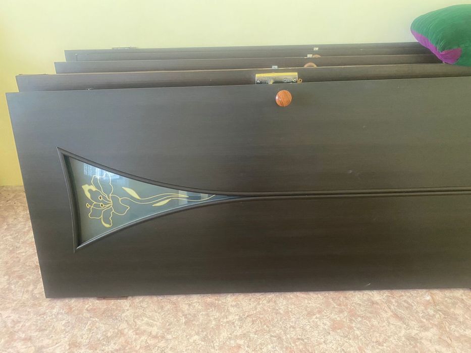 Есік сатылат