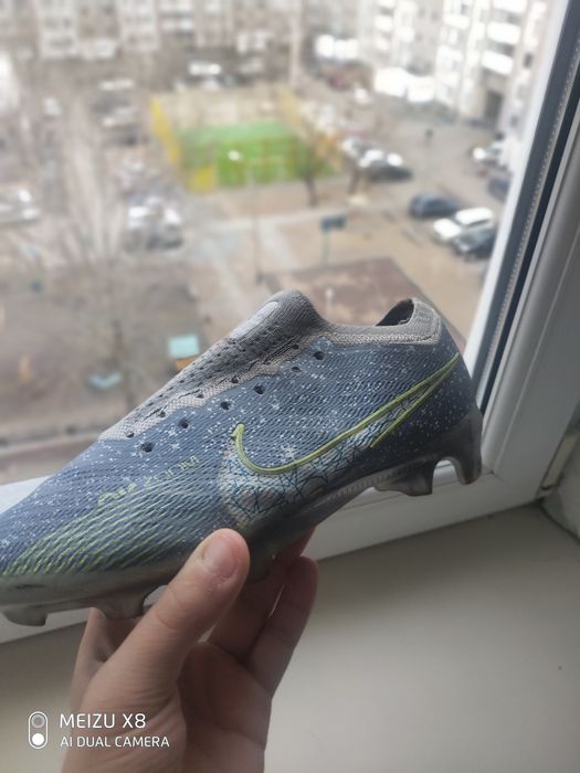 продам бутсы топ срочно