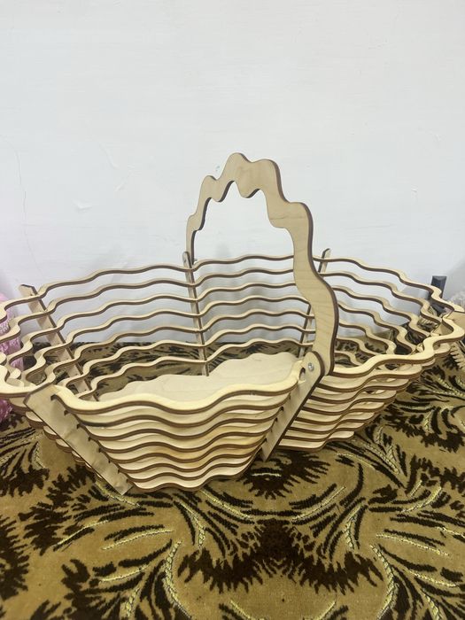 Отдам новые  корзины