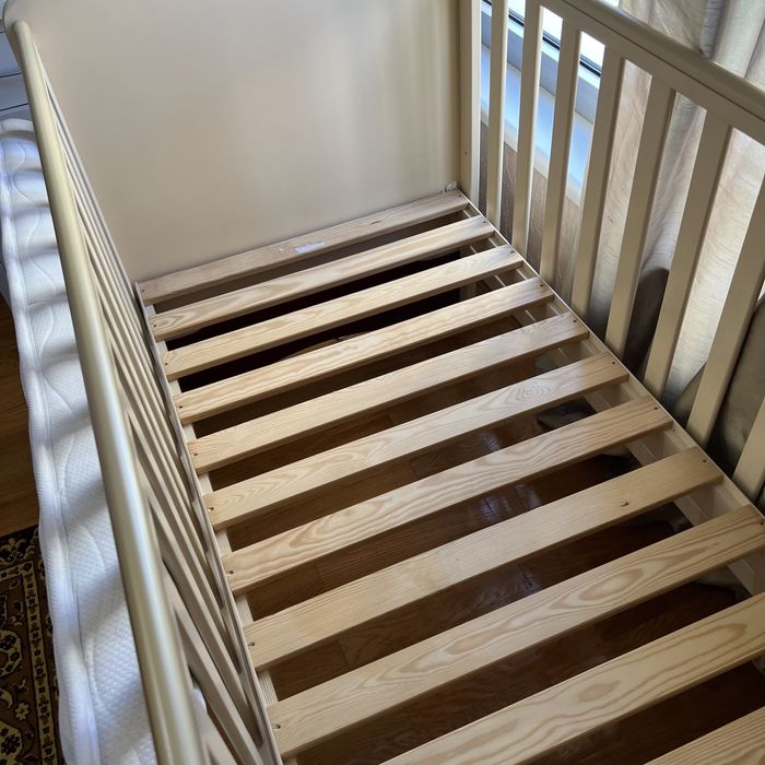 Детская кровать с матрасом