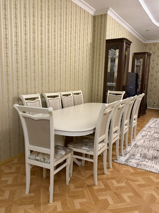 Продам стол и стулья