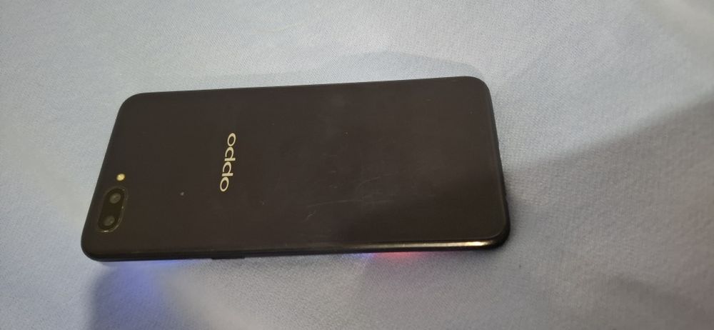 Oppo  A3s  16gb.
