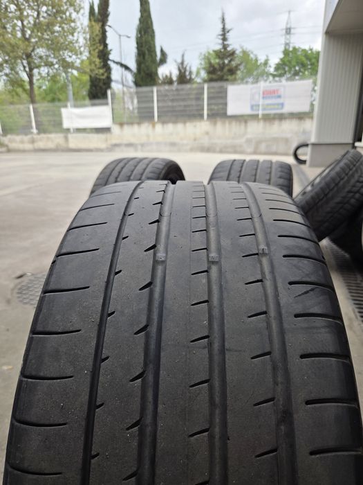4 летни гуми Yokohama advan sport v105 dot 11.2021. Предни 245/35/20, Задни 275/30/20. Грайфер 4мм