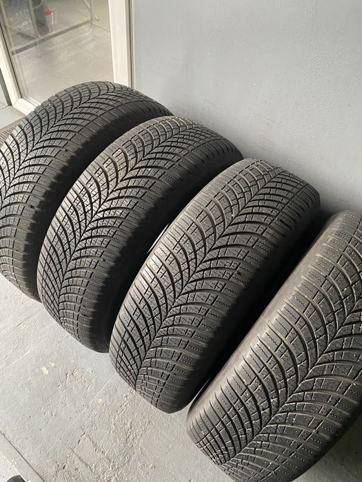 Anvelope 215/65R16 GoodYear Vector 4Seasons Gen-3 102H