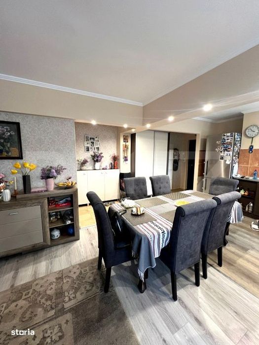 Apartament 4 camere, 86 mp, balcon, 2 bai, etaj intermediar, Manastur