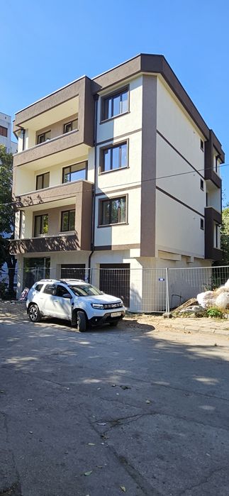 Добротица -Албенска!2ри-СРЕДЕН ЕТАЖ!
С Изложение;
-Трапезария(всекидн