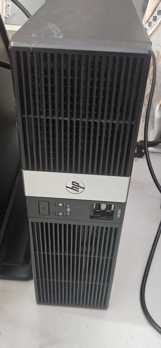 Продавам настолен компютър с монитор