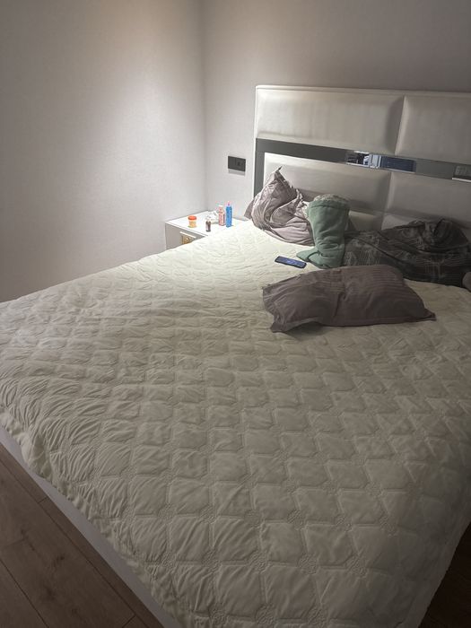 срочно продается Спальный гарнитур