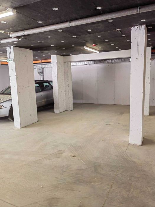 Дава под наем ПАРКОМЯСТО