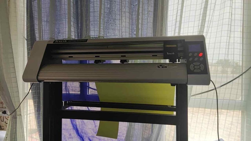 Plotter rezka aparat