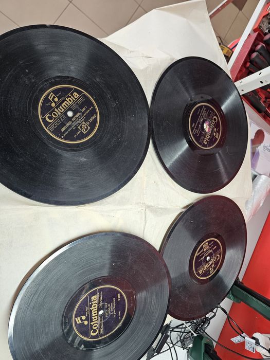 Vind viniluri vechi electrocord