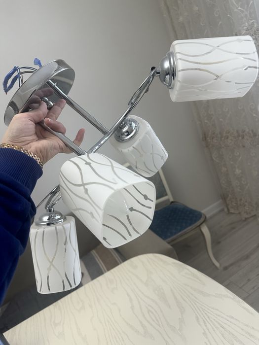 Продам люстры по 5000