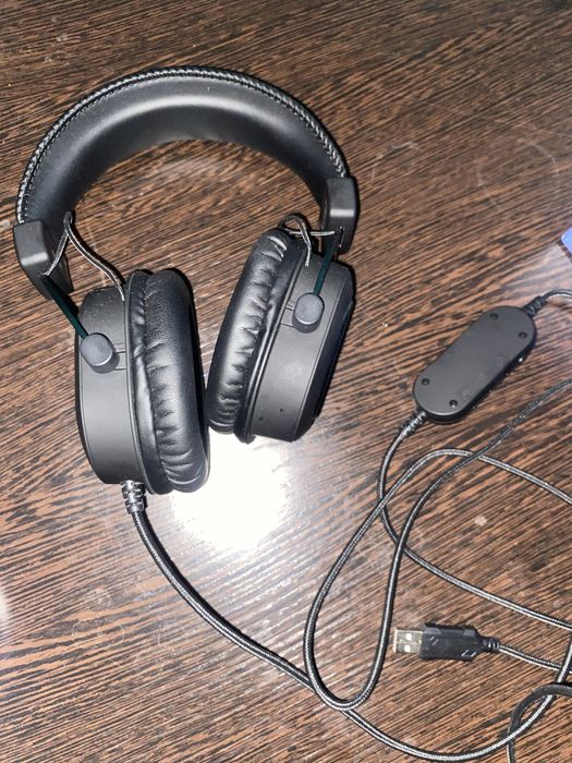 Продам наушники fifine h6