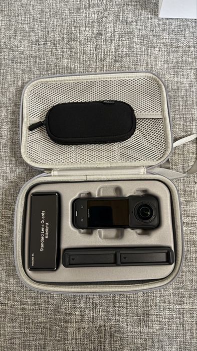 Insta 360x5 экшн-камера