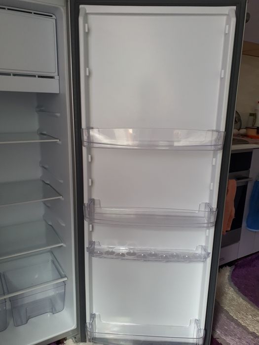 Холодильник Бирюса