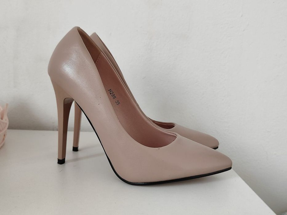 Туфли-лодочки бежевые